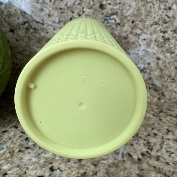 Starbucks Yellow Tumbler venti size grid pattern - Picture 3 of 4